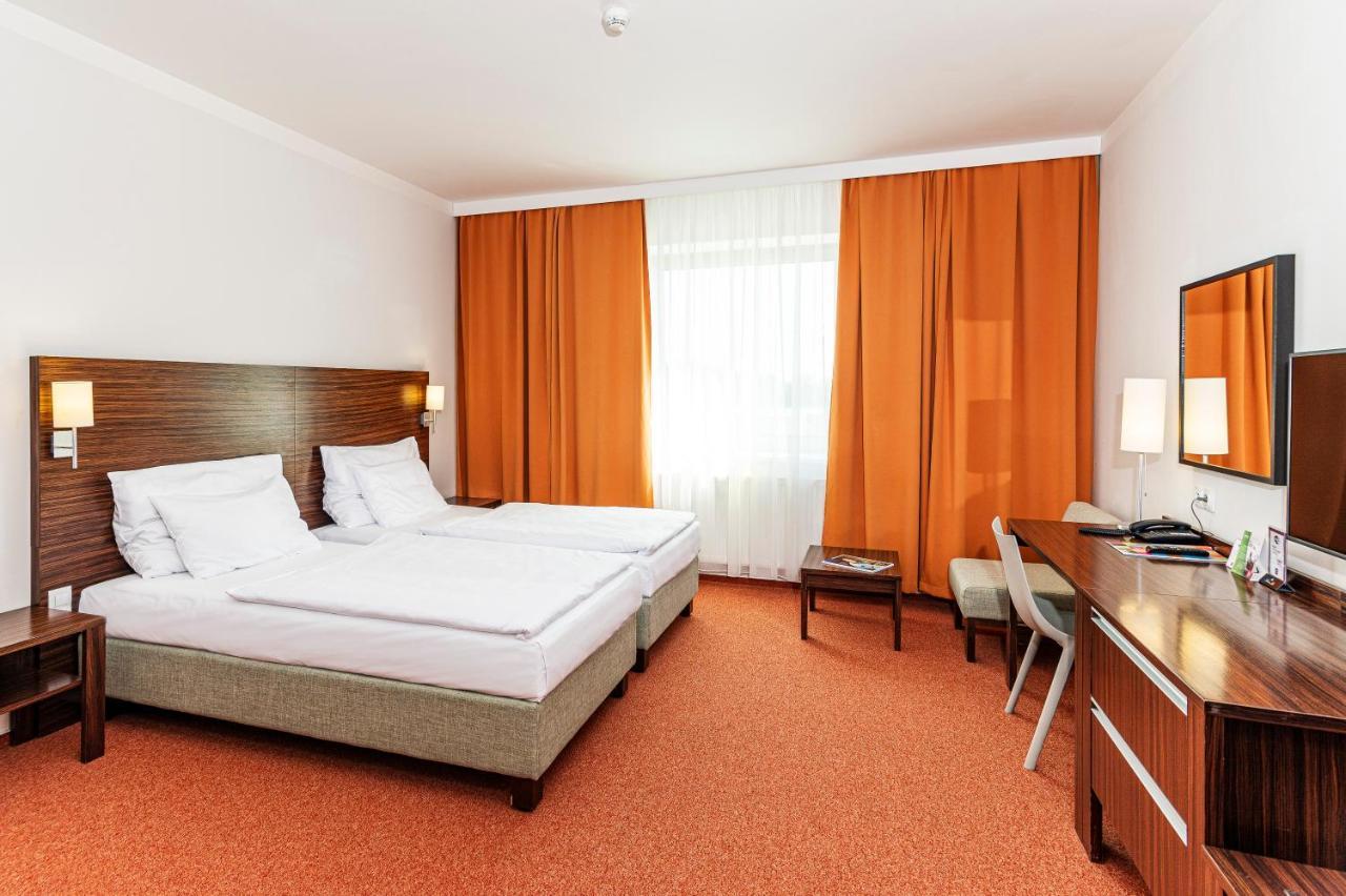 Hotel Euro Pardubice Extérieur photo
