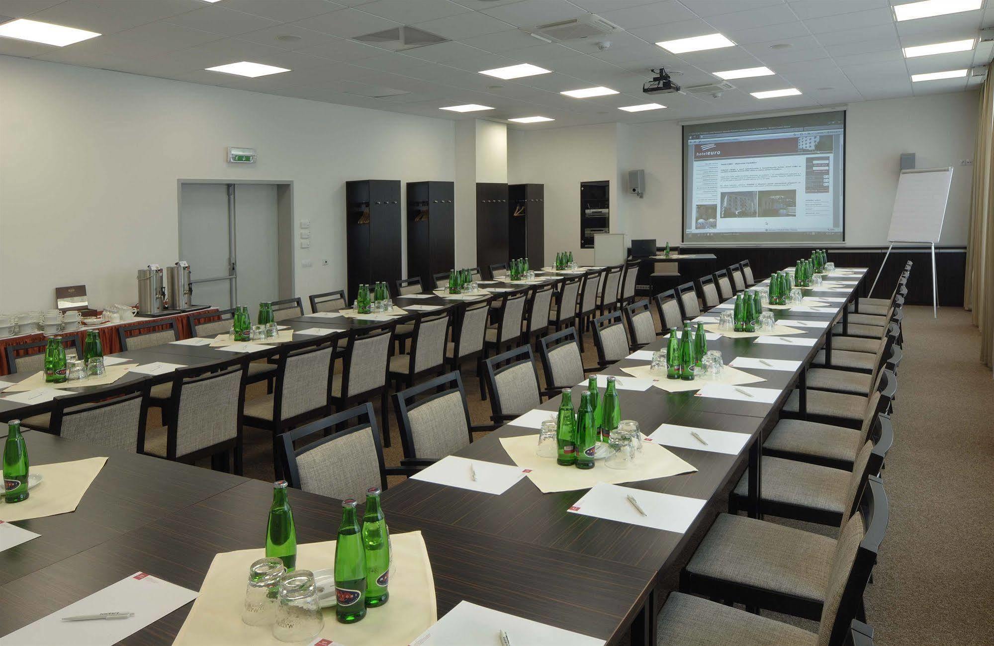 Hotel Euro Pardubice Extérieur photo