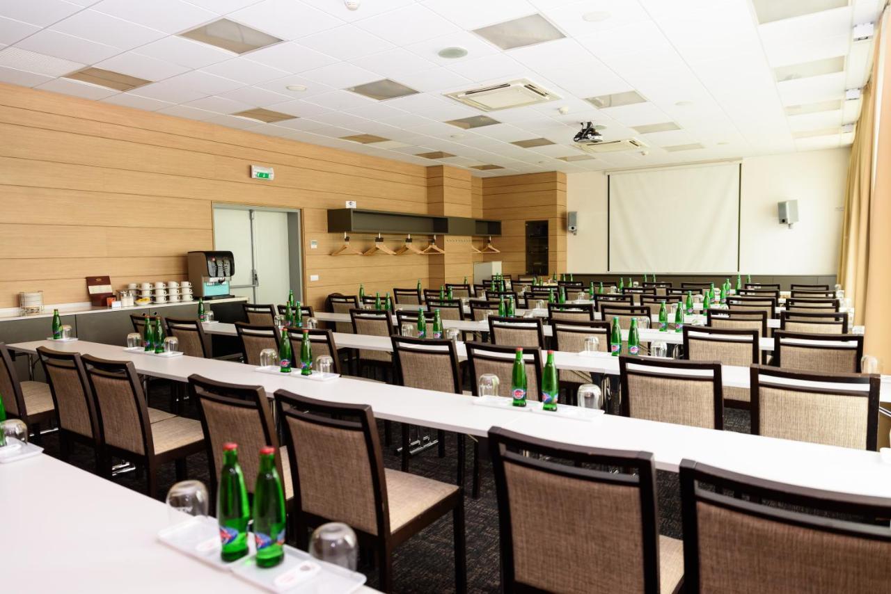 Hotel Euro Pardubice Extérieur photo