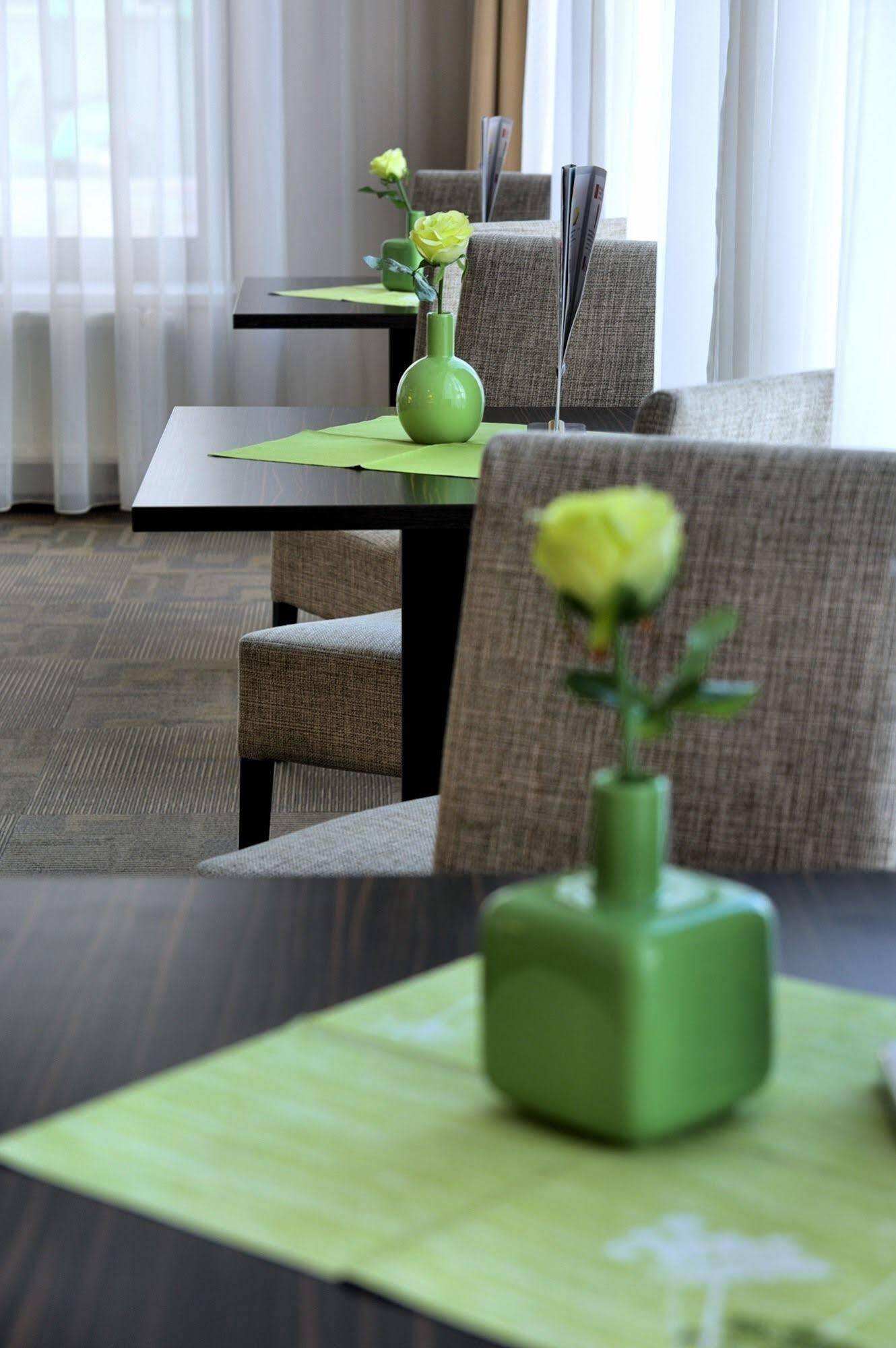 Hotel Euro Pardubice Extérieur photo